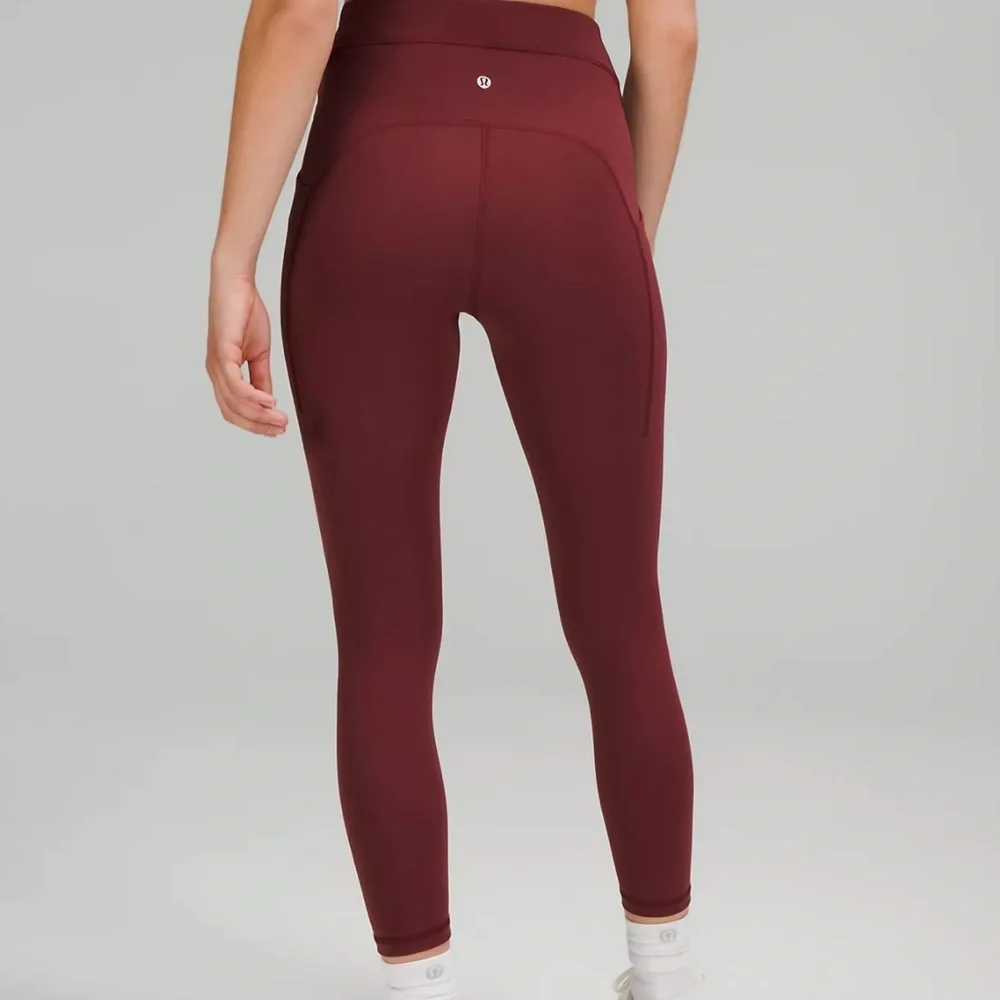 NWT Lululemon Power Thru HR Tight 25” Red Merlot. Retail $128. Size 4 - Picture 3 of 5